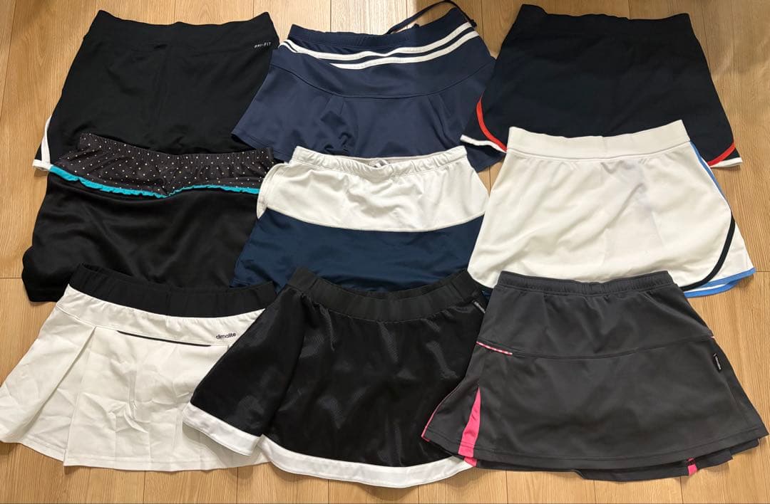 テニスウェアセット（Tシャツ・スコート）22点まとめ売り