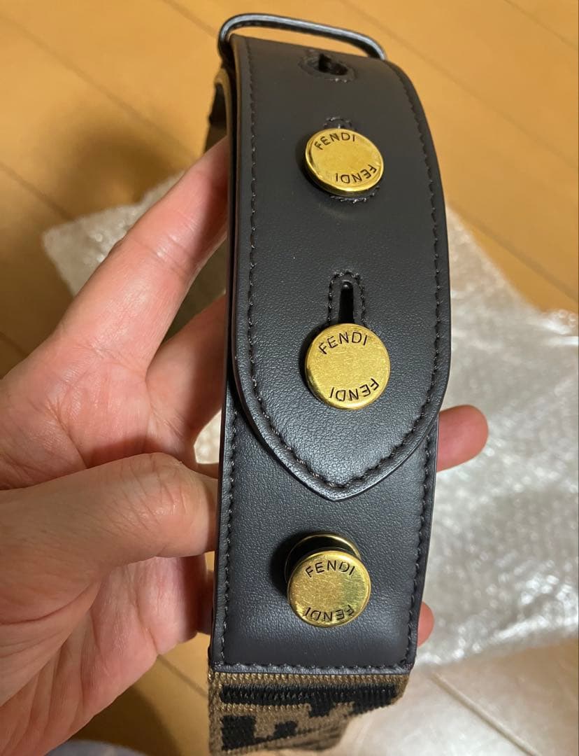 うさぎFENDIフェンディズッカ柄FF柄太め幅ショルダーストラップ