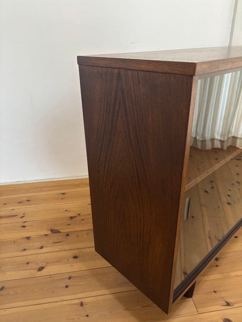 北欧ヴィンテージ　AVALON/アヴァロン　ガラスキャビネット