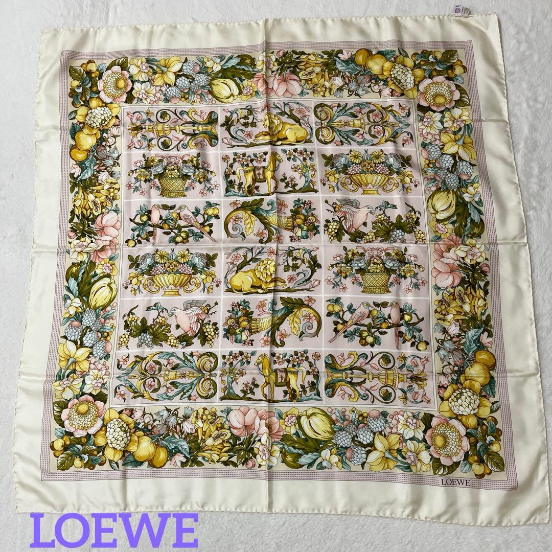 極美品　ロエベ　スカーフ　シルク　花柄　総柄　動物　手縫い　ピンク　ベージュ