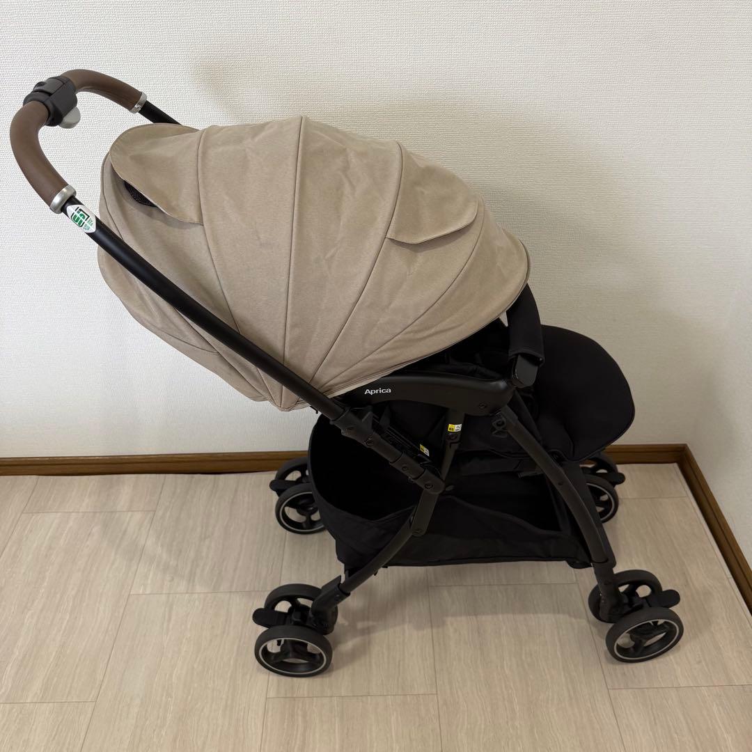 【極美品】アップリカ ラクーナクッションAG ベビーカー