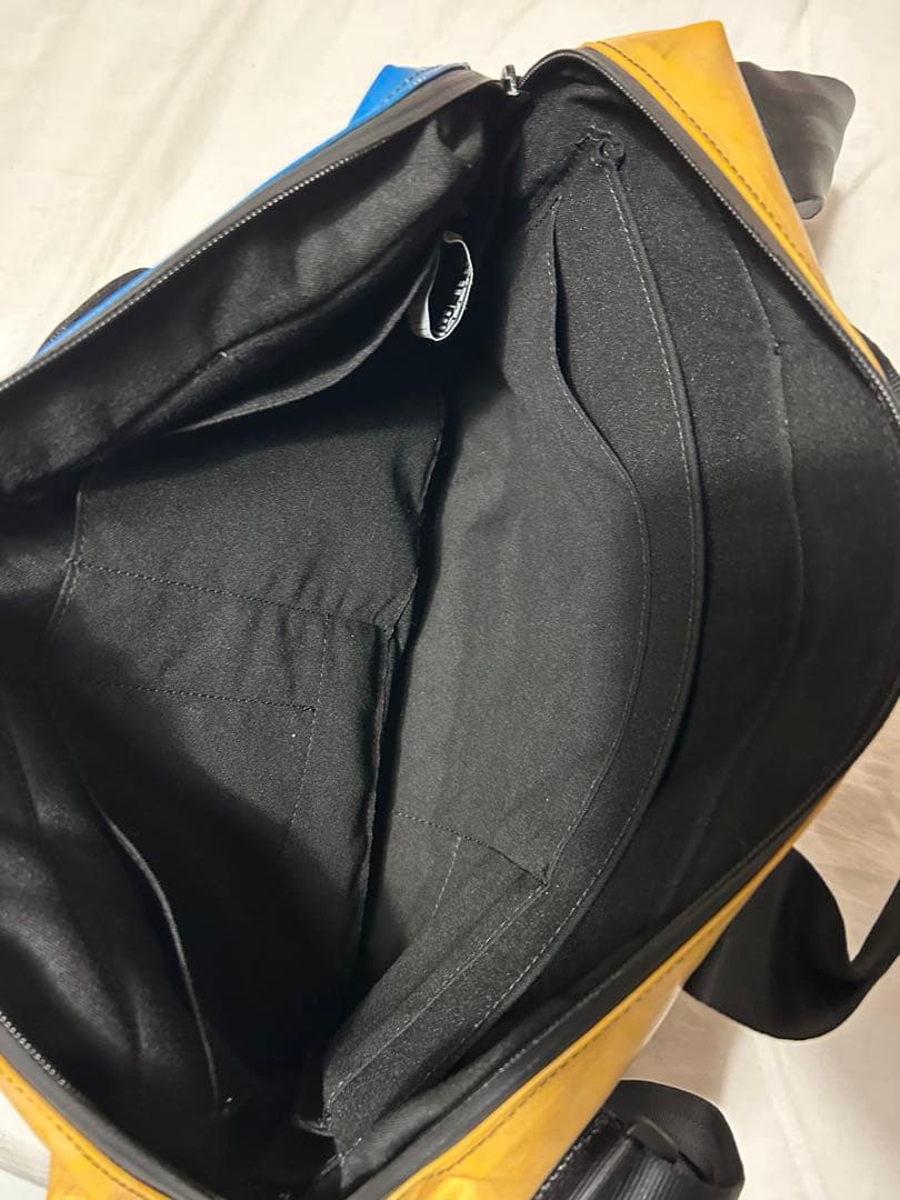 人気 FREITAG F304 MOSSメッセンジャーバッグ ブルーイエロー