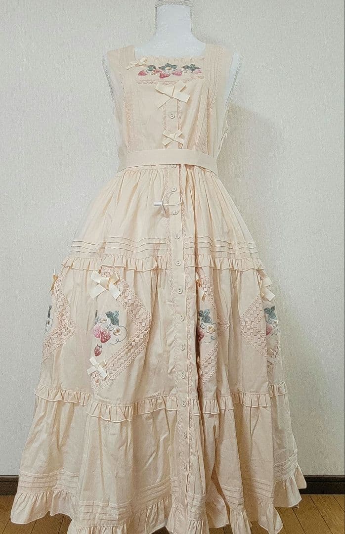 NyaNya Strawberry Flowers on the Hill柄