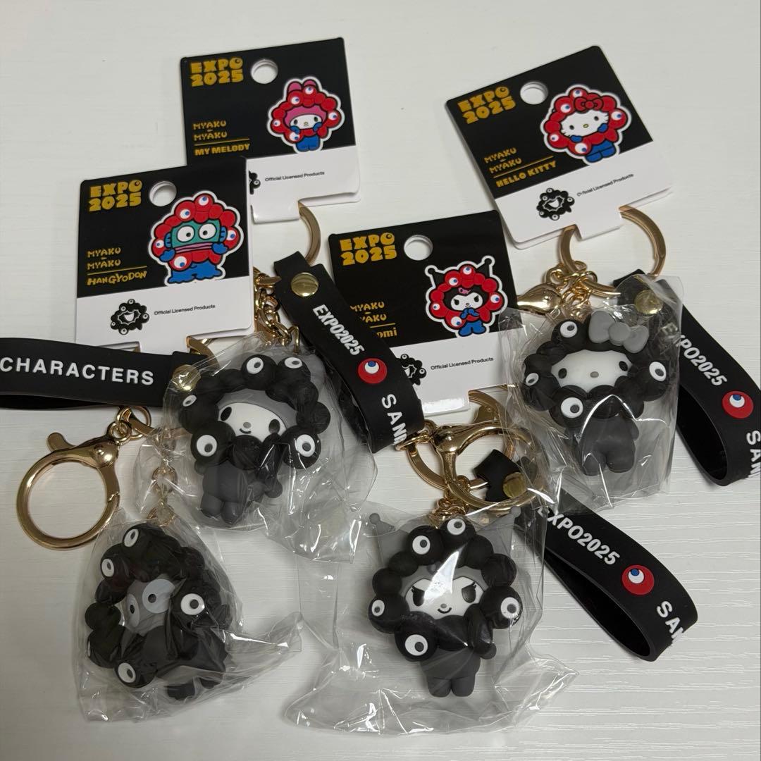 p*3様 関西万博　サンリオ黒ミャクミャクキーホルダー