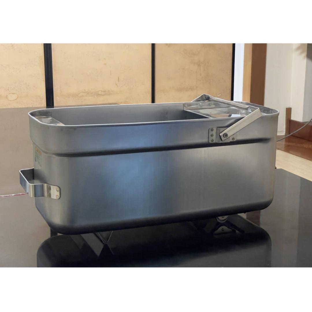 【未使用】ステンレス業務用フライヤー用 油缶・コシ網 2個セット