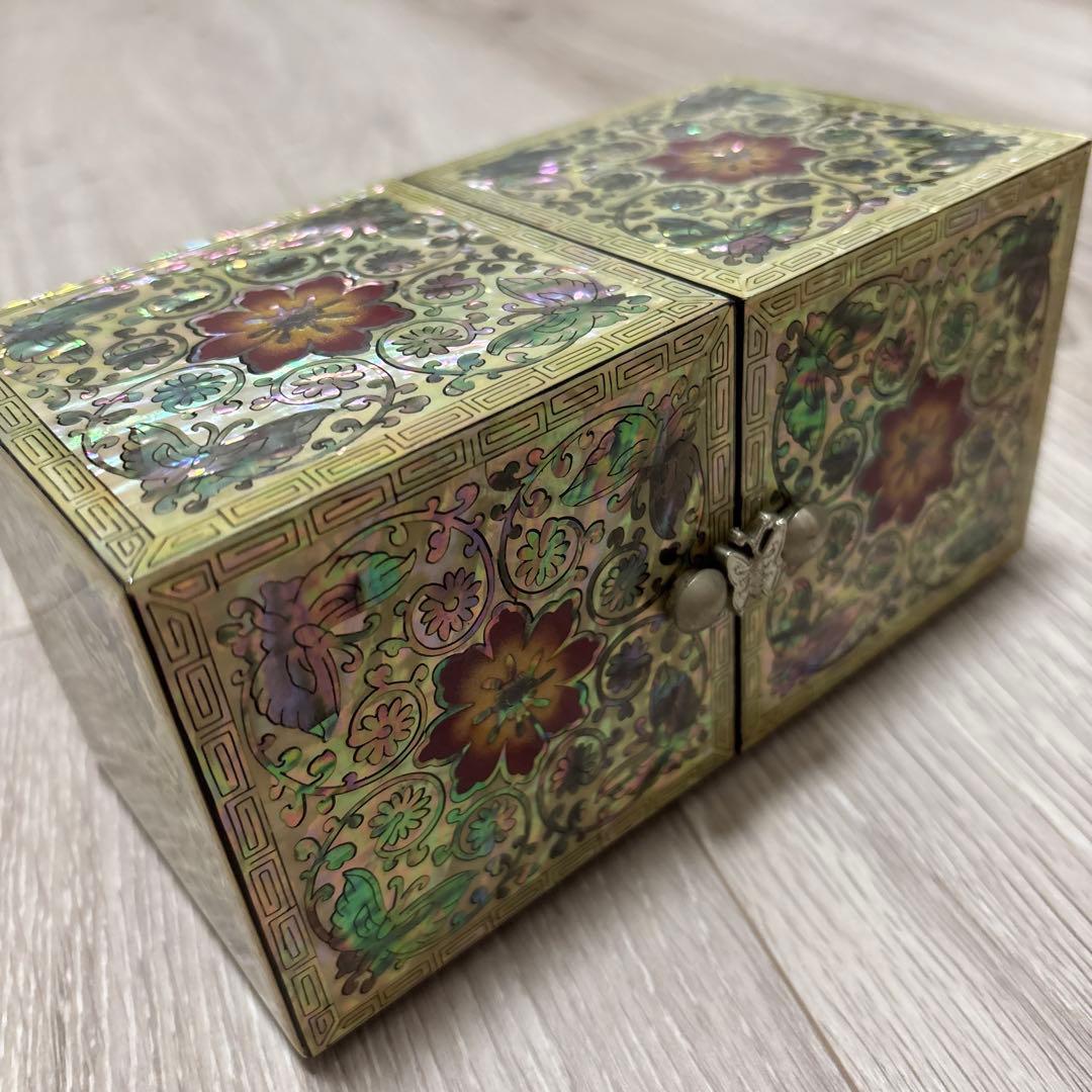 螺鈿細工 宝石箱　ジュエリーボックス 小物入れ　アクセサリーケース　ピンク系　蝶