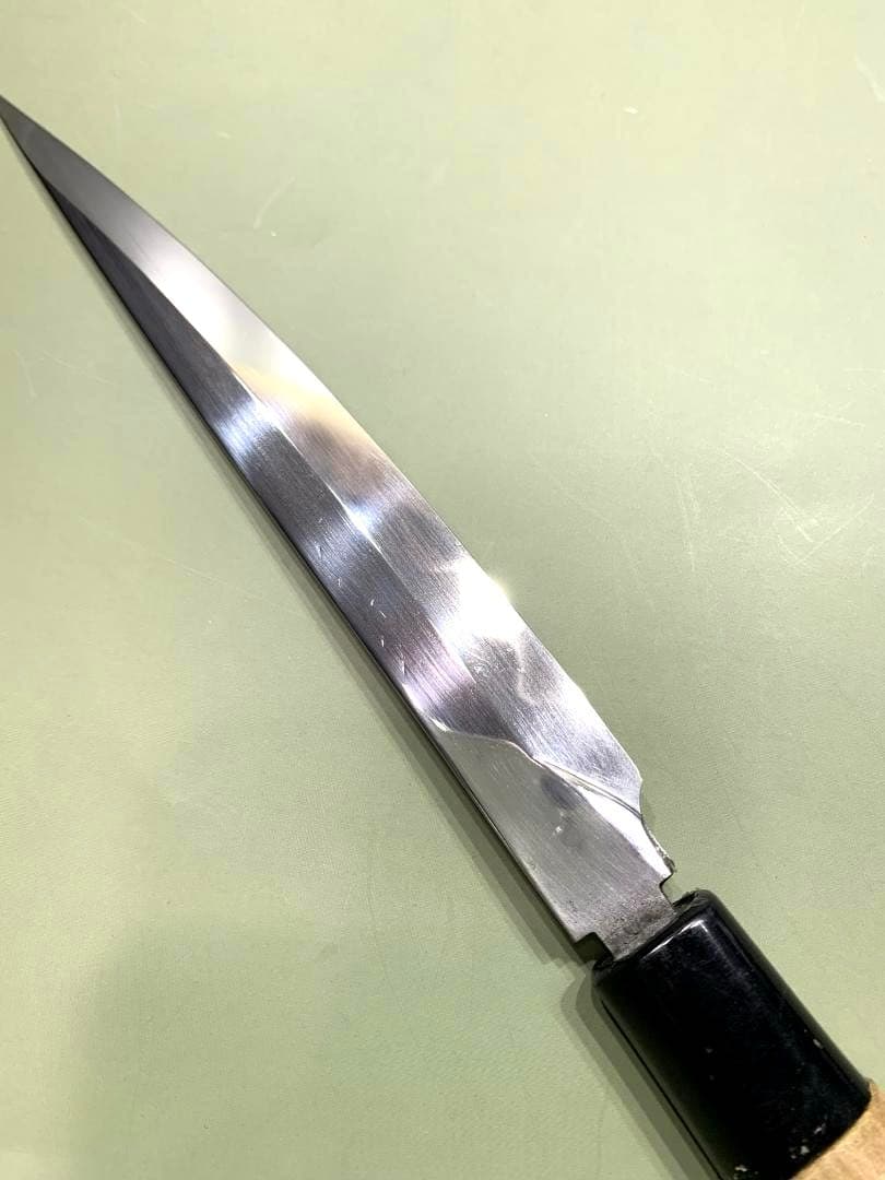 行秀　本焼　柳刃包丁　刃渡り16.5cm　波紋でています。