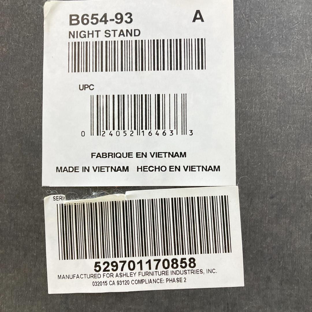 ASHLEY アシュレイ　３段チェスト　サイドチェスト　サイドボード