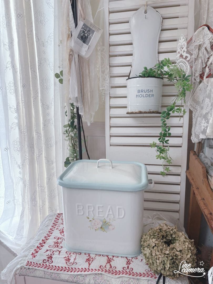 美品❣️イマン　ポワージュ　ブレッド缶　ブルー　希少❣️