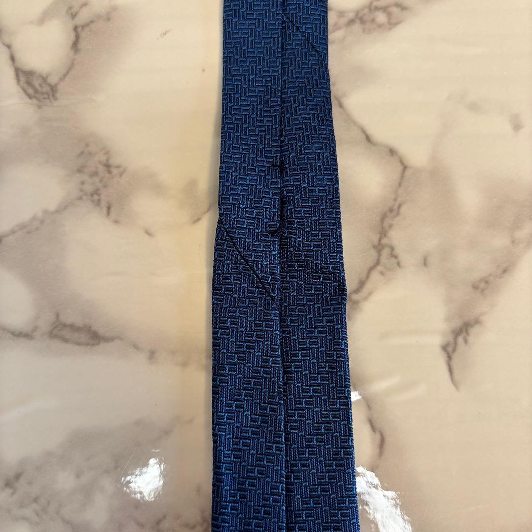 HERMES ネクタイ　ネイビー　紺　ブルー　青　ファソネ　H 総柄　刺繍
