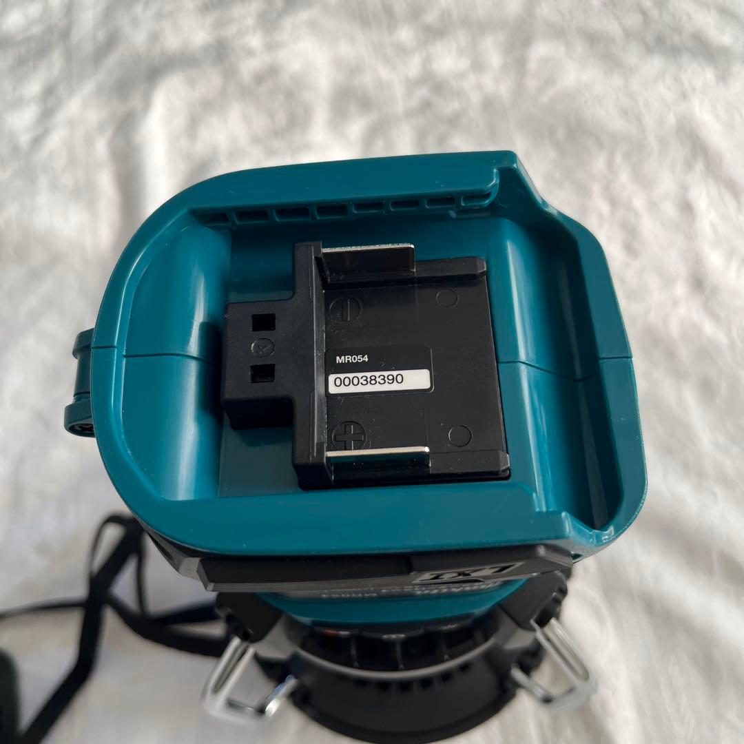 【極美品/使用回数3回】【定価18810】マキタ充電式ランタンラジオ MR054