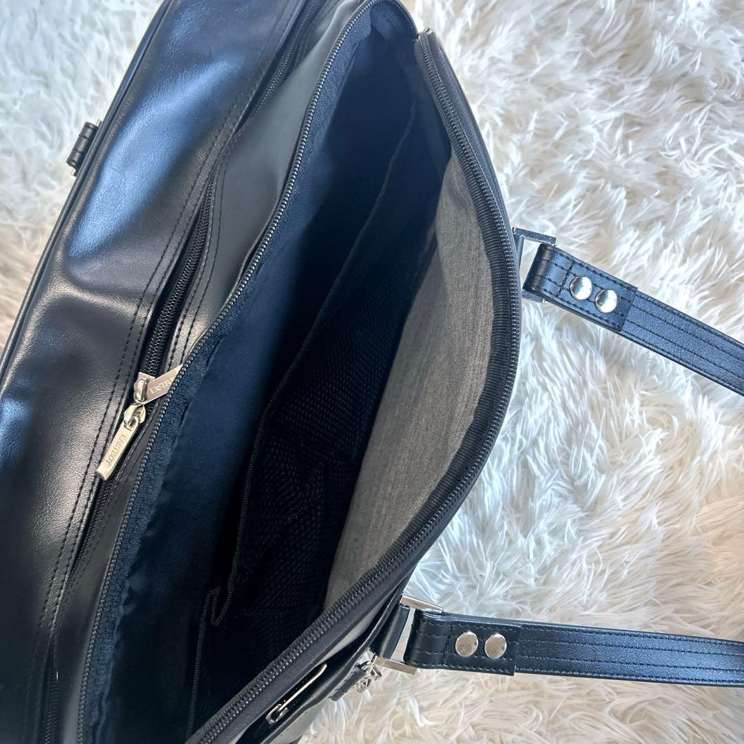 極美品！EASTBOY イーストボーイ スクールバッグ 刺繍ロゴ 合皮 ブラック