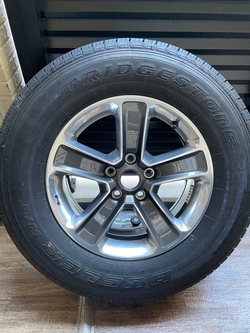 JeepジープラングラーJLサハラ18インチ純正タイヤ付ホイール 5本セット中古