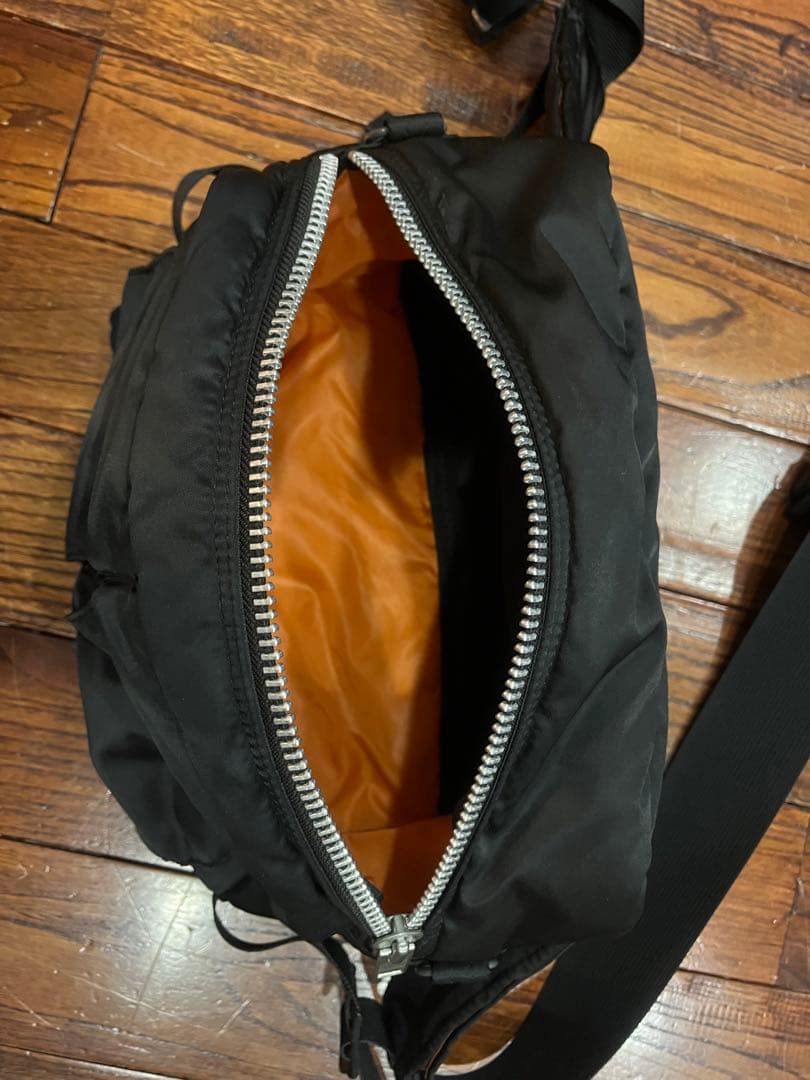 ブ*ー様 ポーター　タンカー　ボディバック