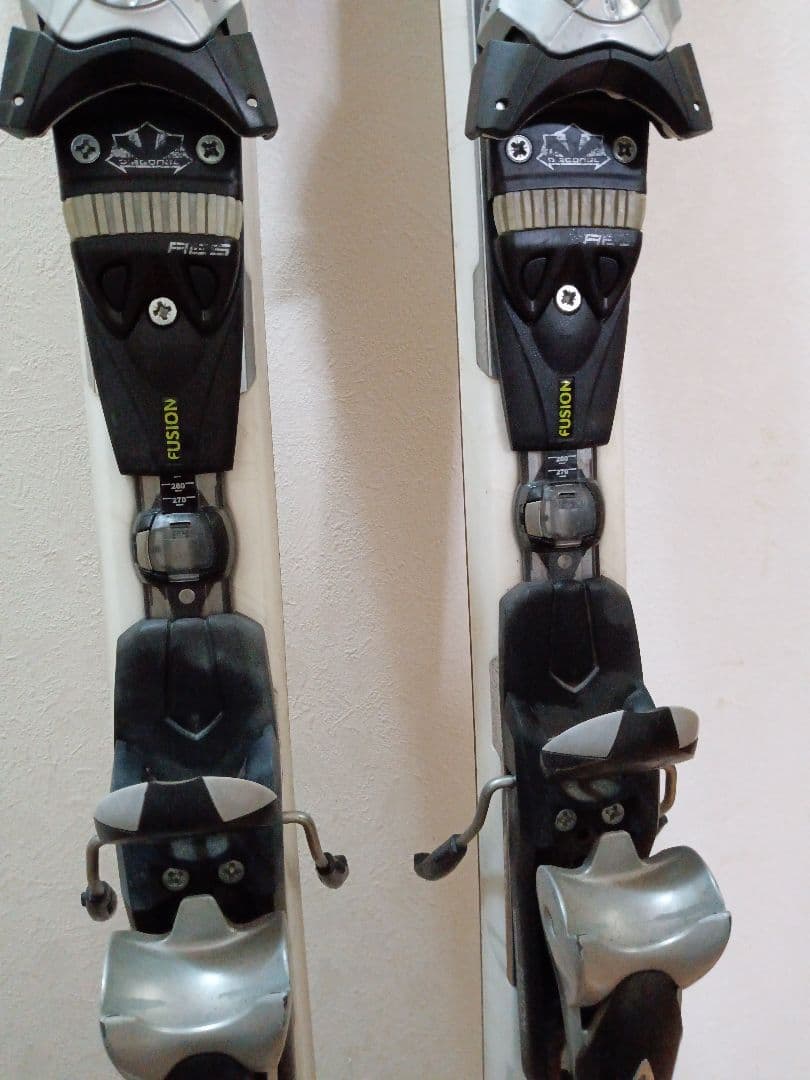 H*y様 Elanホワイトパール　スキービンディング付き160 ✿発送