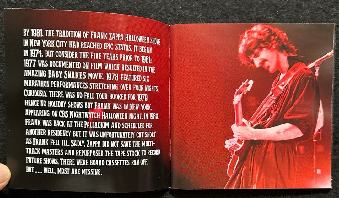 FRANK ZAPPA HALLOWEEN 81ライブ(マント&マスク付き)