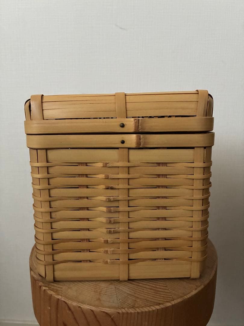 おじろ角物店　パン籠