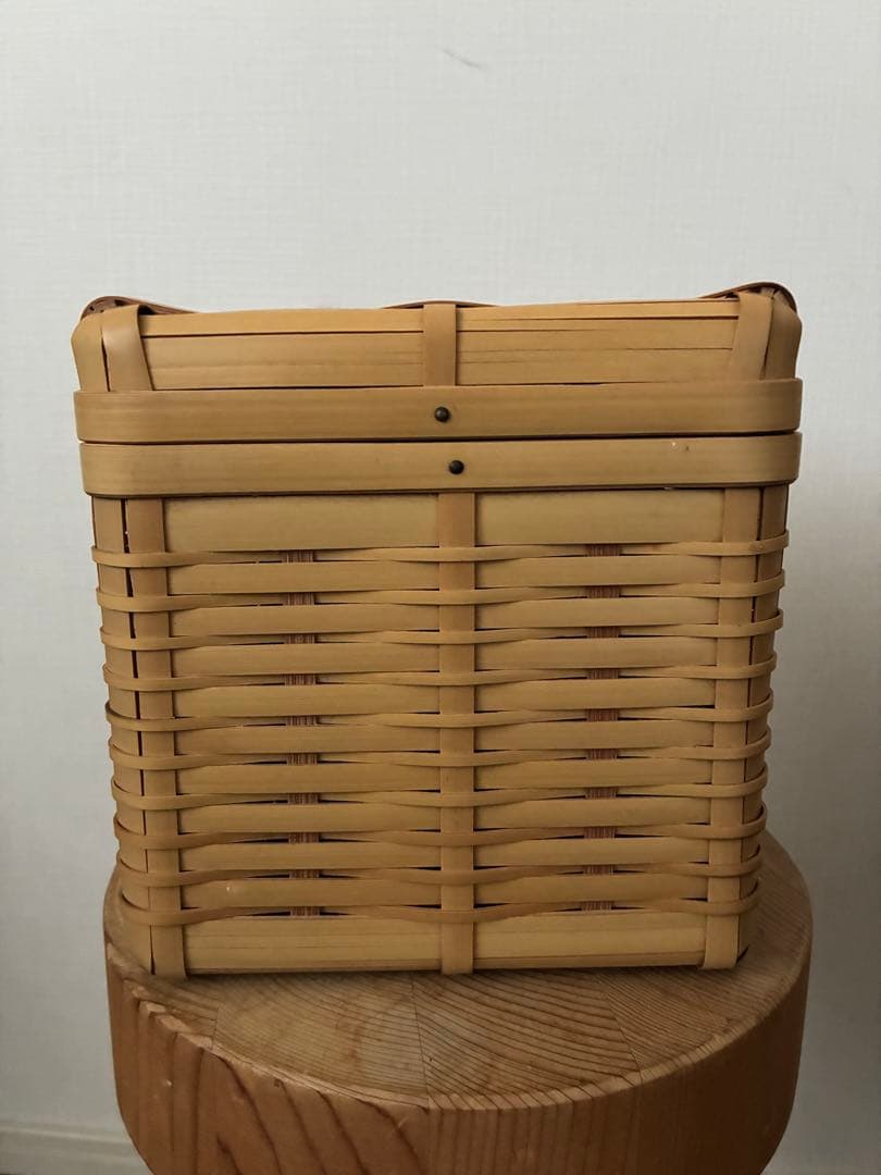 おじろ角物店　パン籠