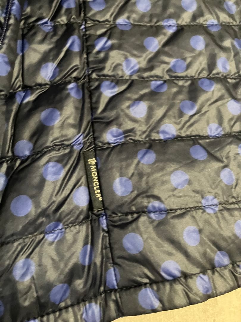 Moncler モンクレール　リバーシブルライトダウンジャケット　ブルーX黒