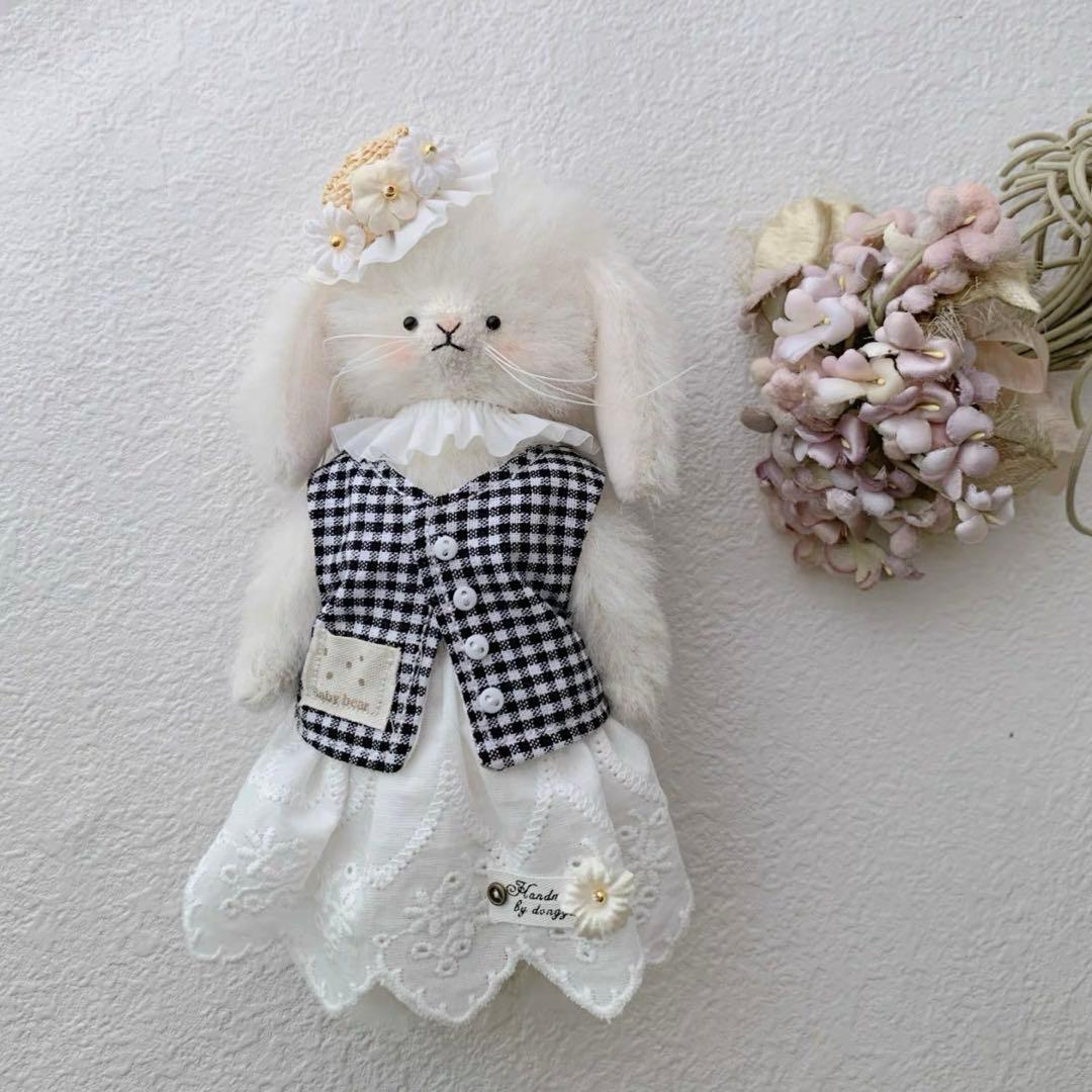 花帽子の垂れ耳うさぎ アーティストベア 海外作家様 ハンドメイド ぬいぐるみ