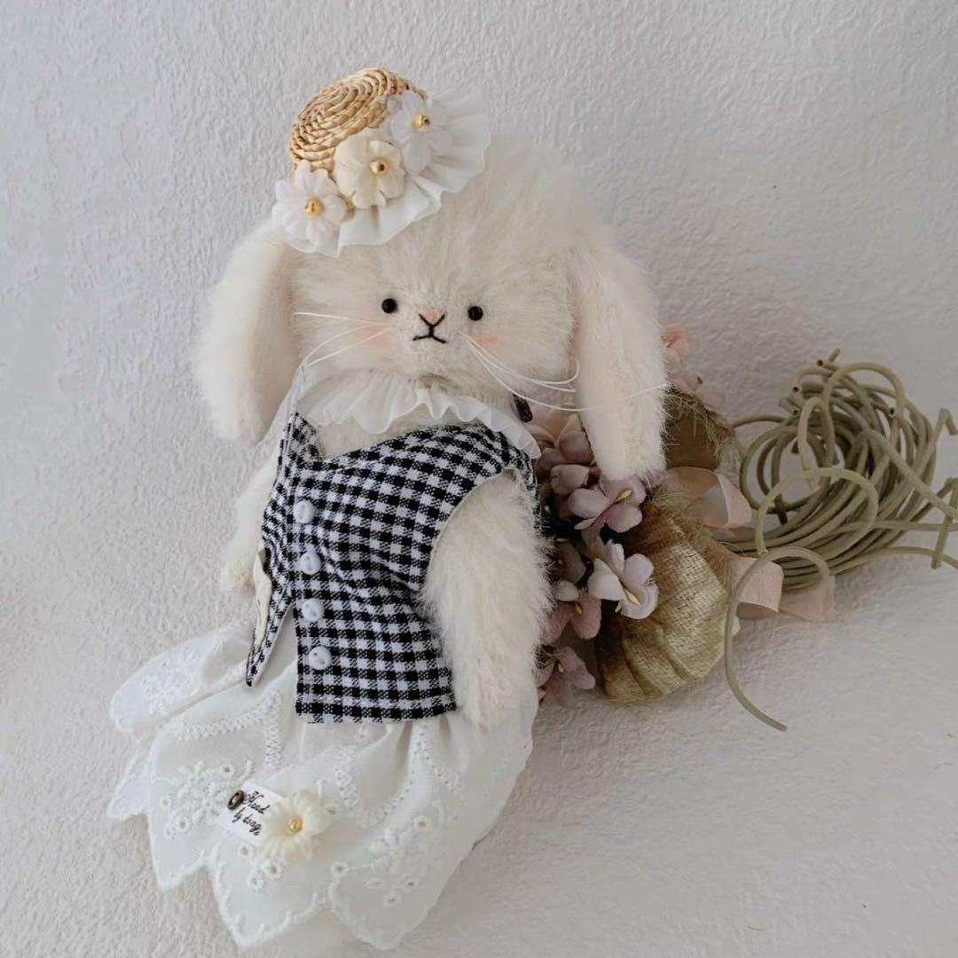 花帽子の垂れ耳うさぎ アーティストベア 海外作家様 ハンドメイド ぬいぐるみ