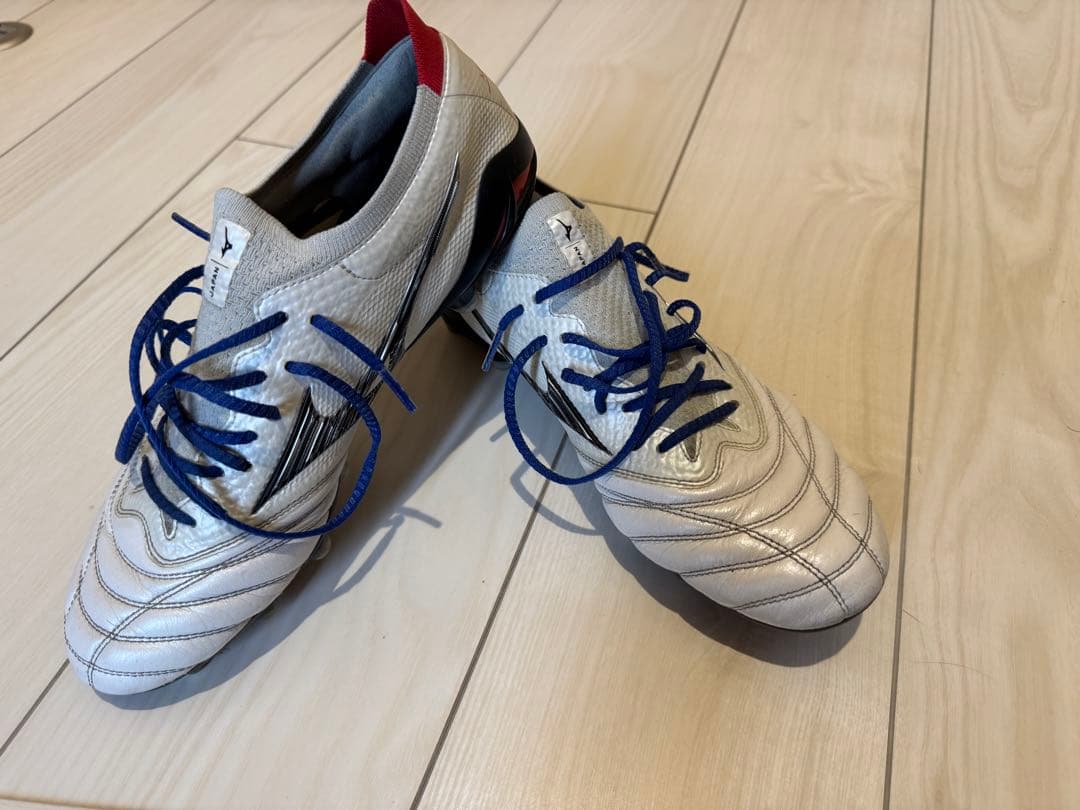 サッカースパイク　モレリアネオ4β