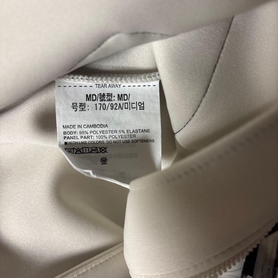 年末年始セール上下M UNDER ARMOUR ジャケット ホワイト・ブラック