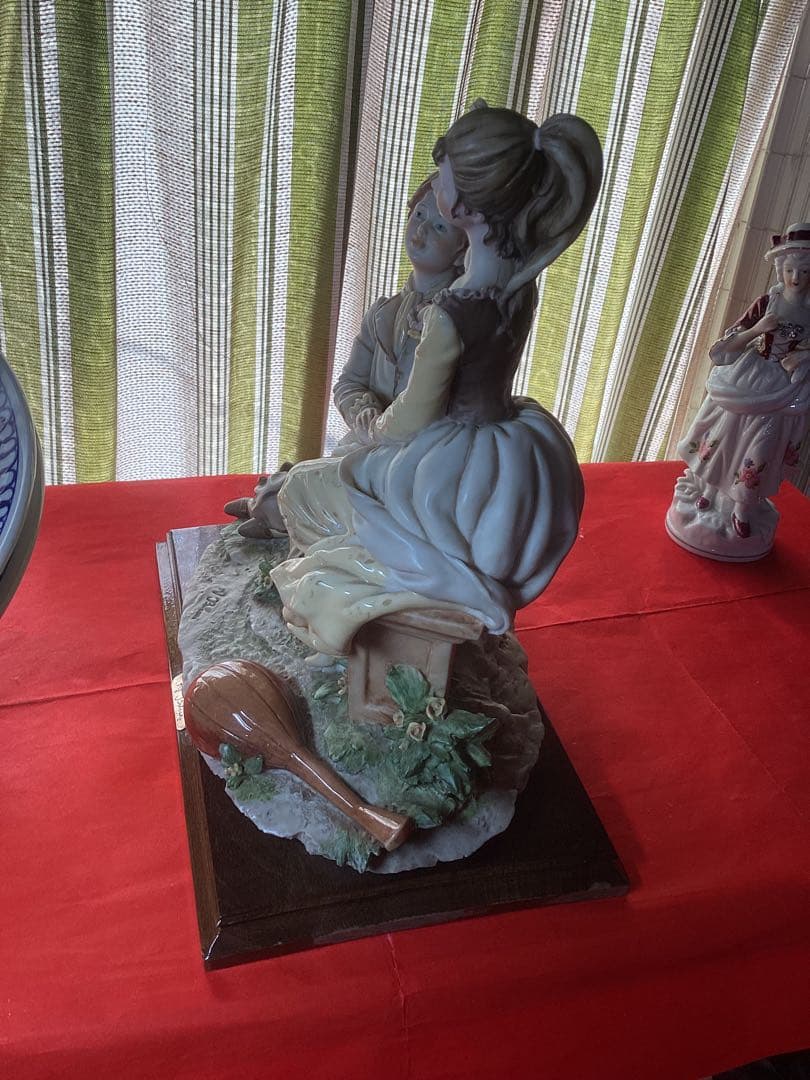 イタリア製 置物 フィギュア 幅 27㎝ 高さ 30㎝ 奥行 18㎝ 重さ5kg