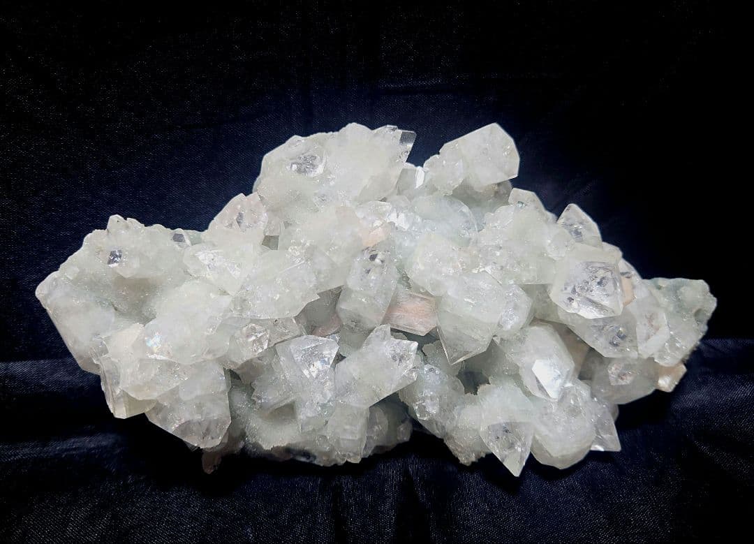 アポフィライトクラスター キラキラ 魚眼石