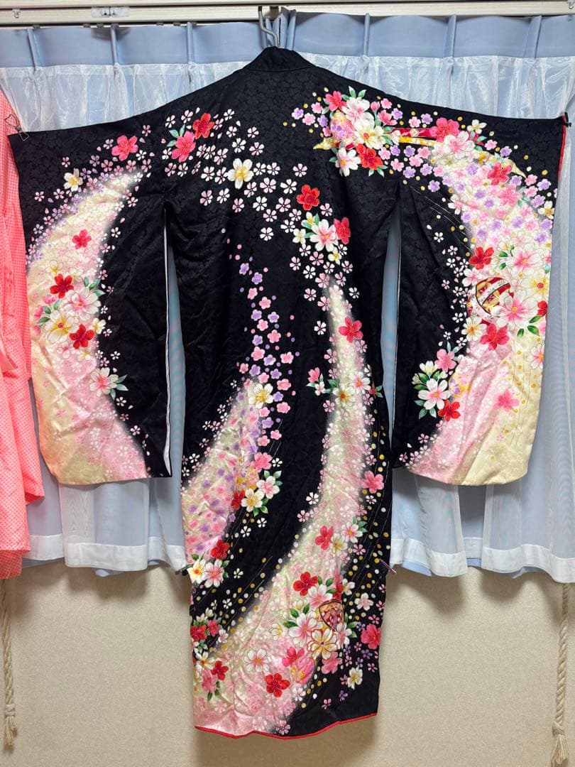 値下げ七五三着物　七歳　正絹フルセット　マリ柄黒