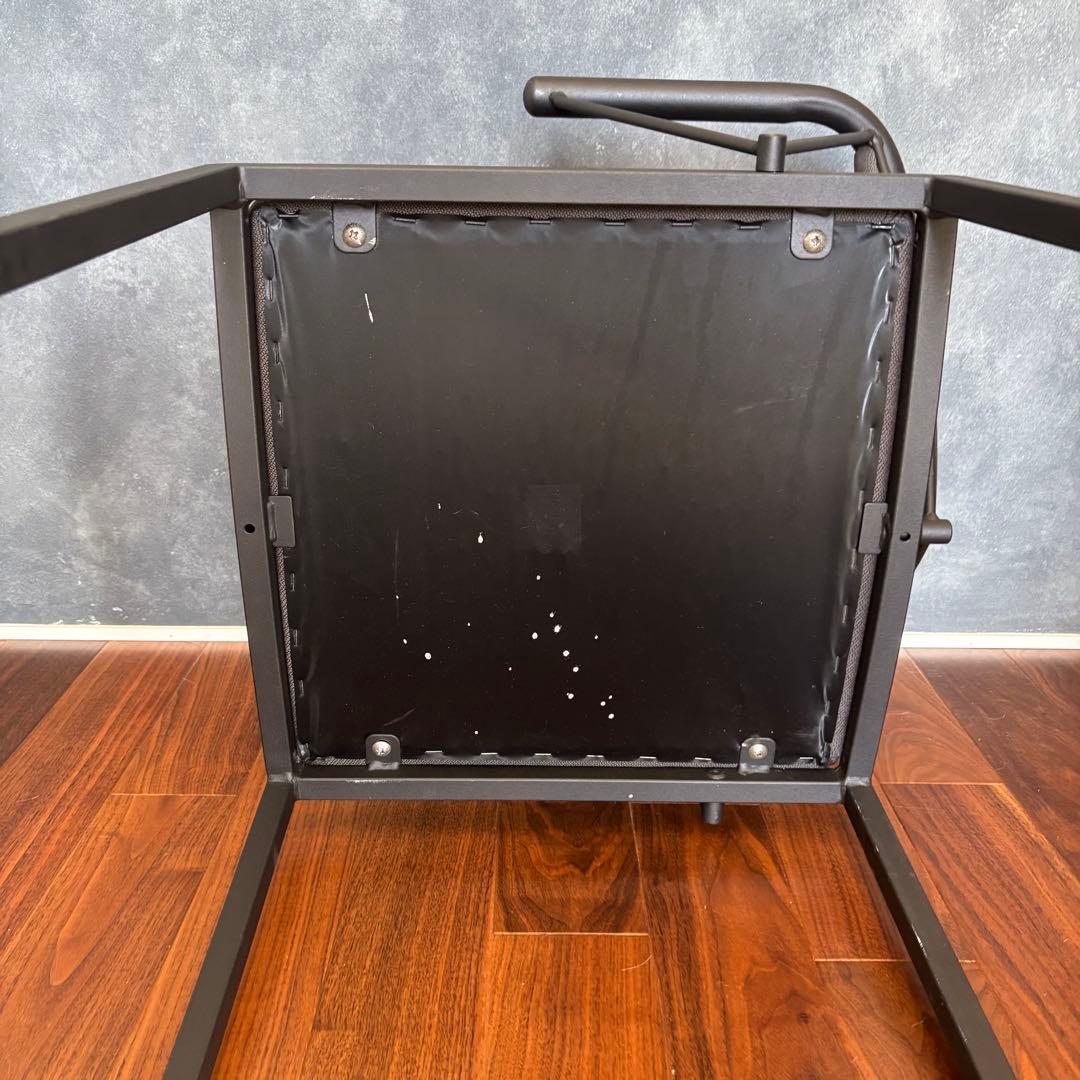 ポストモダンデザインの椅子 ミッドセンチュリー スペースエイジ ヴィンテージ