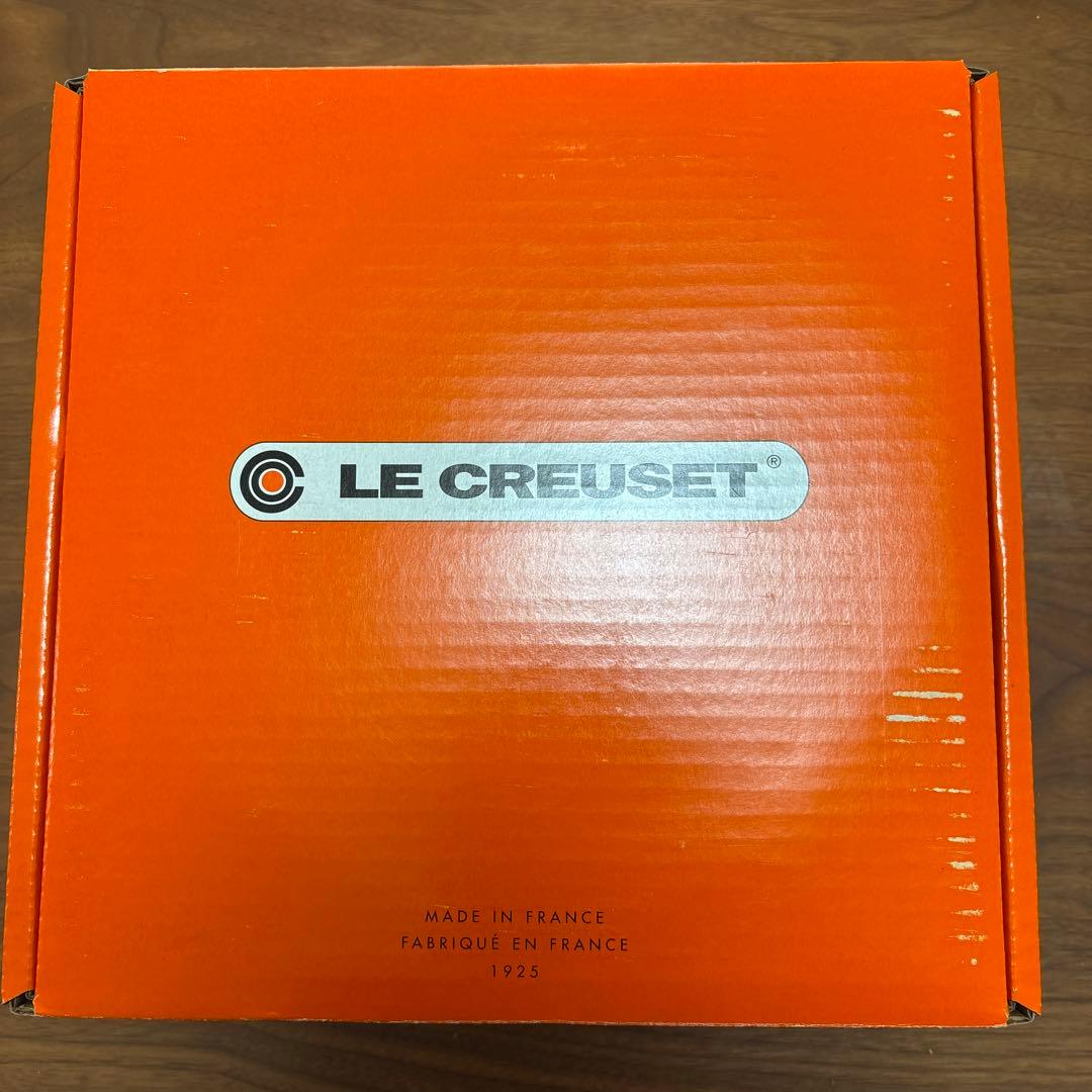 ル・クルーゼ ココット　ロンド　22cm ブルーベルパープル