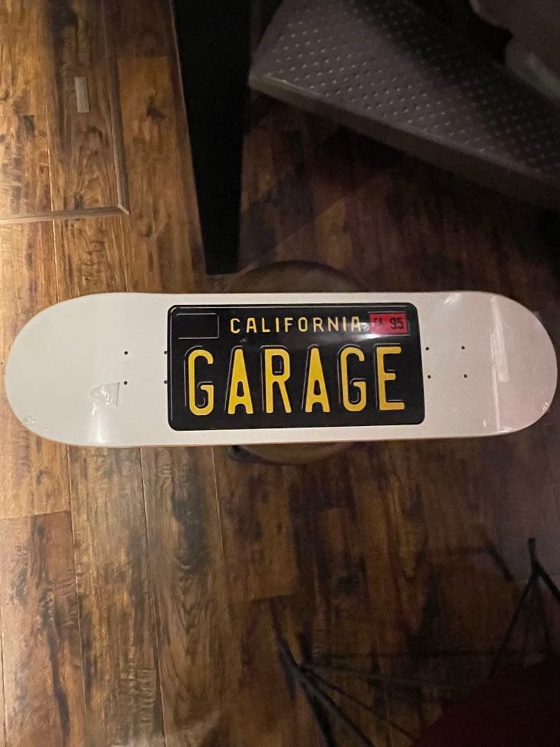 カリフォルニアナンバープレート　アウトドアテーブル　スケボーテーブル