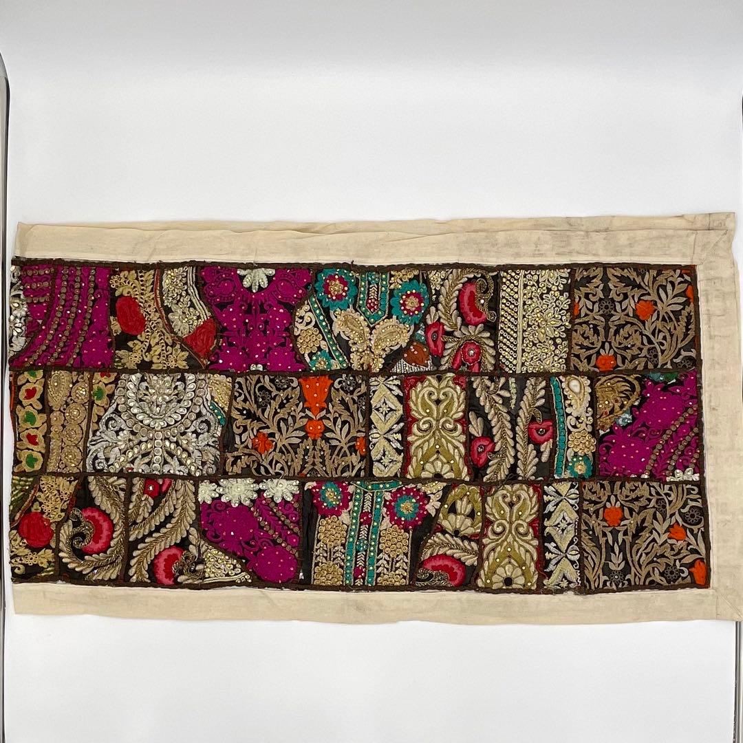 インド　刺繍パッチワーク　タペストリー　敷物