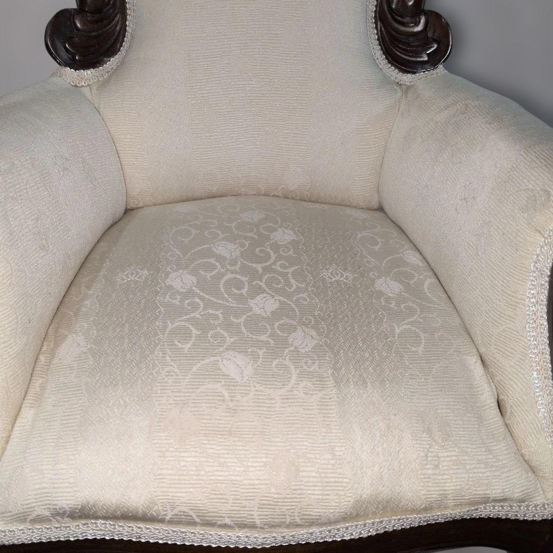 クラシック　クリーム色　布張り椅子 ドール用チェア