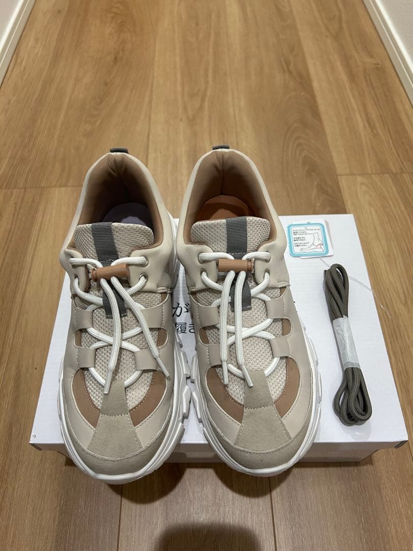 夫が寝たあとにオリジナルスニーカー♡ベージュ