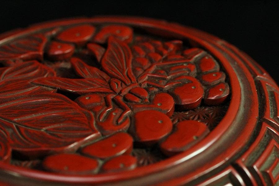 堆朱 刻果実虫 香合 漆 本堆朱保証 時代物(K-YC458)