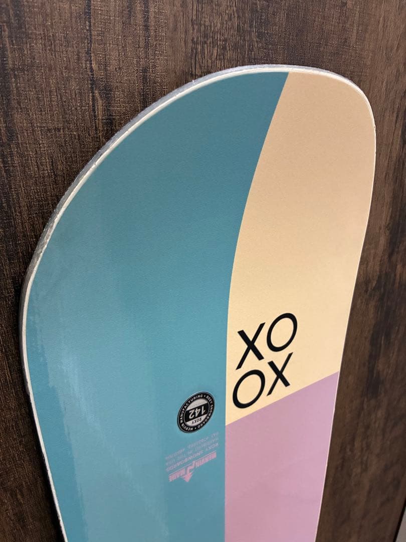 美品 ROXY XOXO 142cm ロキシー スノーボード 板 ボード
