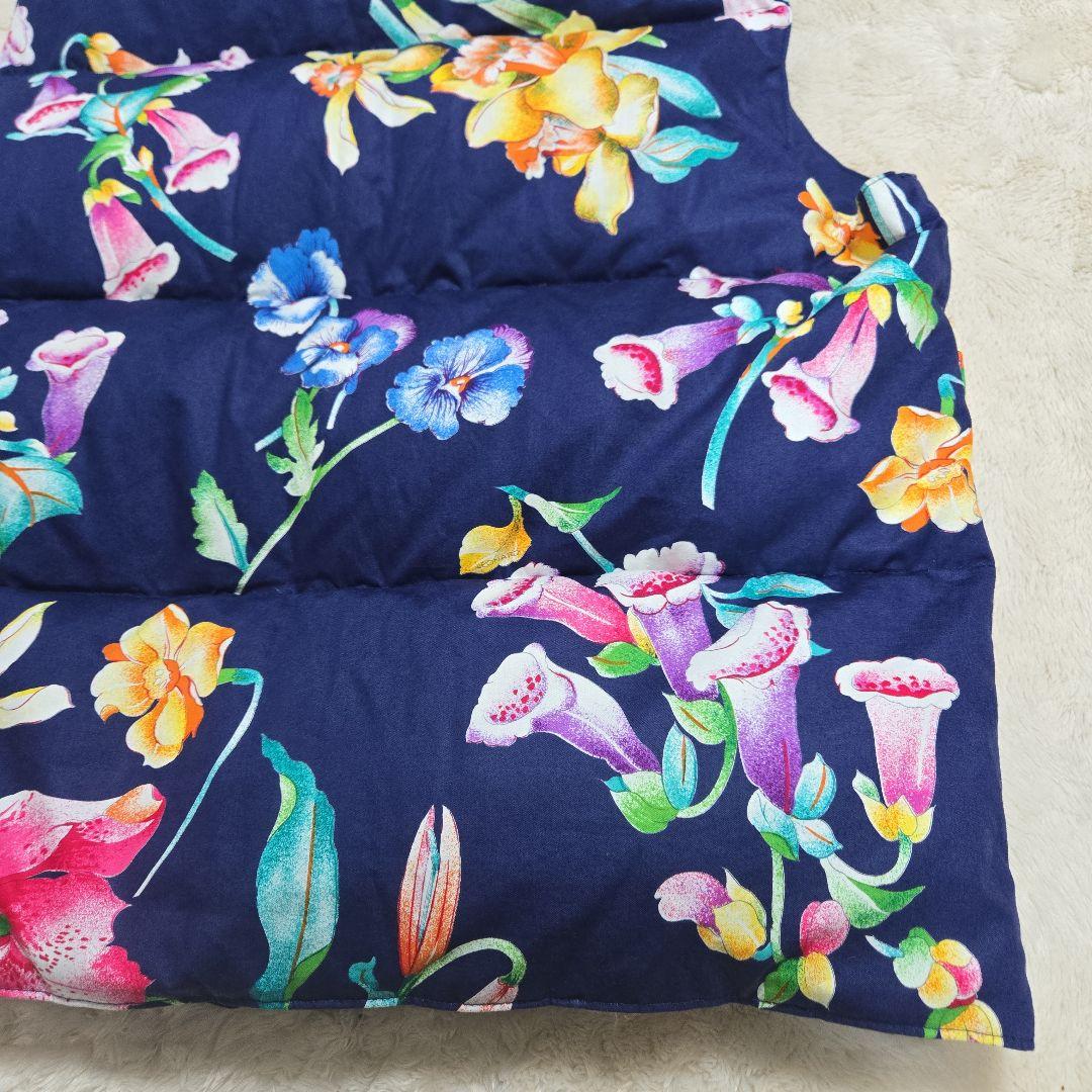 レオナール LEONARD ダウンベスト フラワー柄 ゆったりサイズ ネイビー