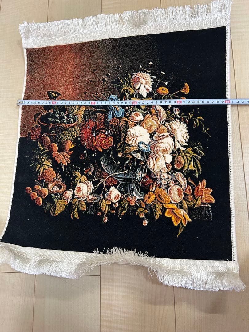 イラン製　飾りカーペット　花柄　60✖️50