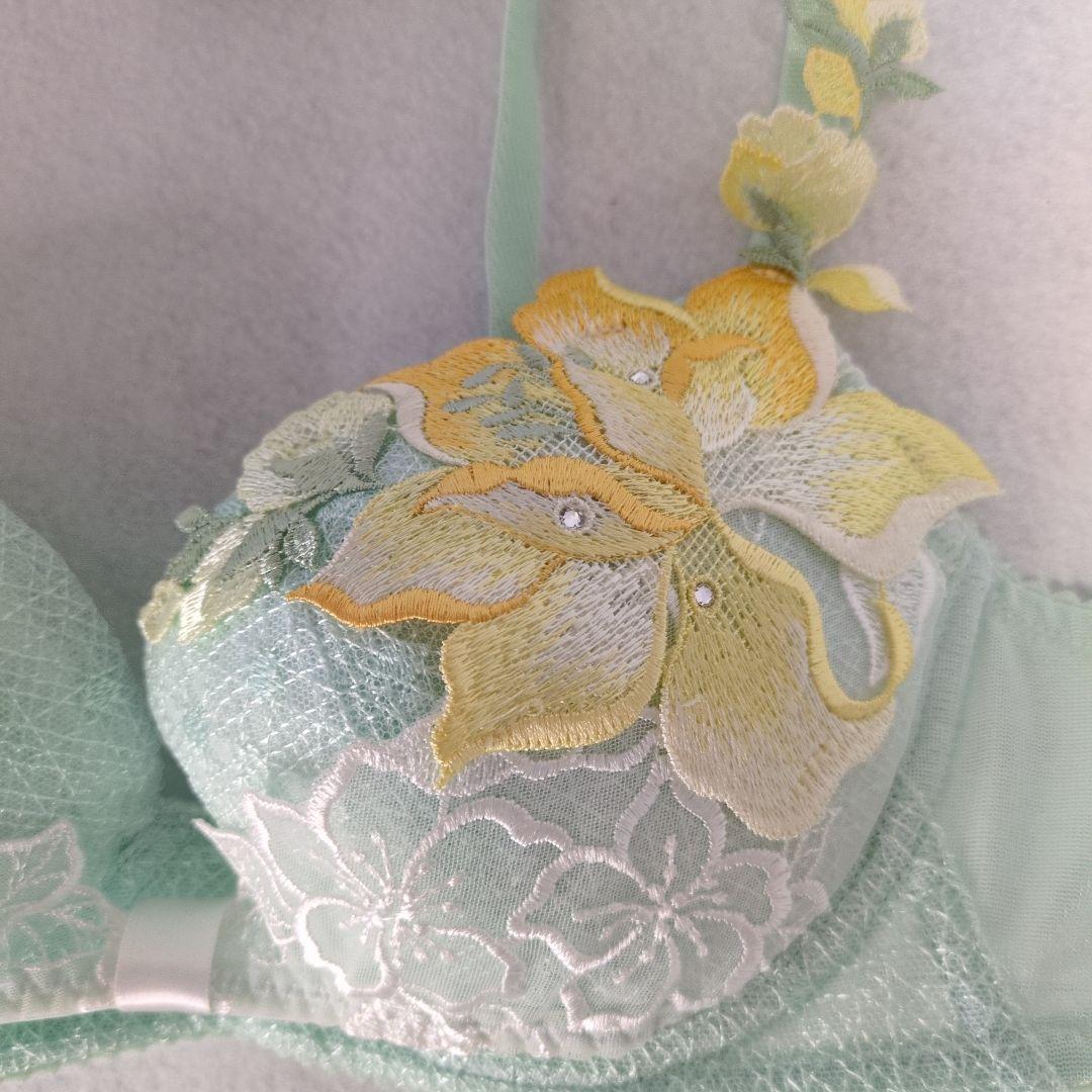 サルート　ワコール　新品　ブラB75/ショーツL　リボンブラ