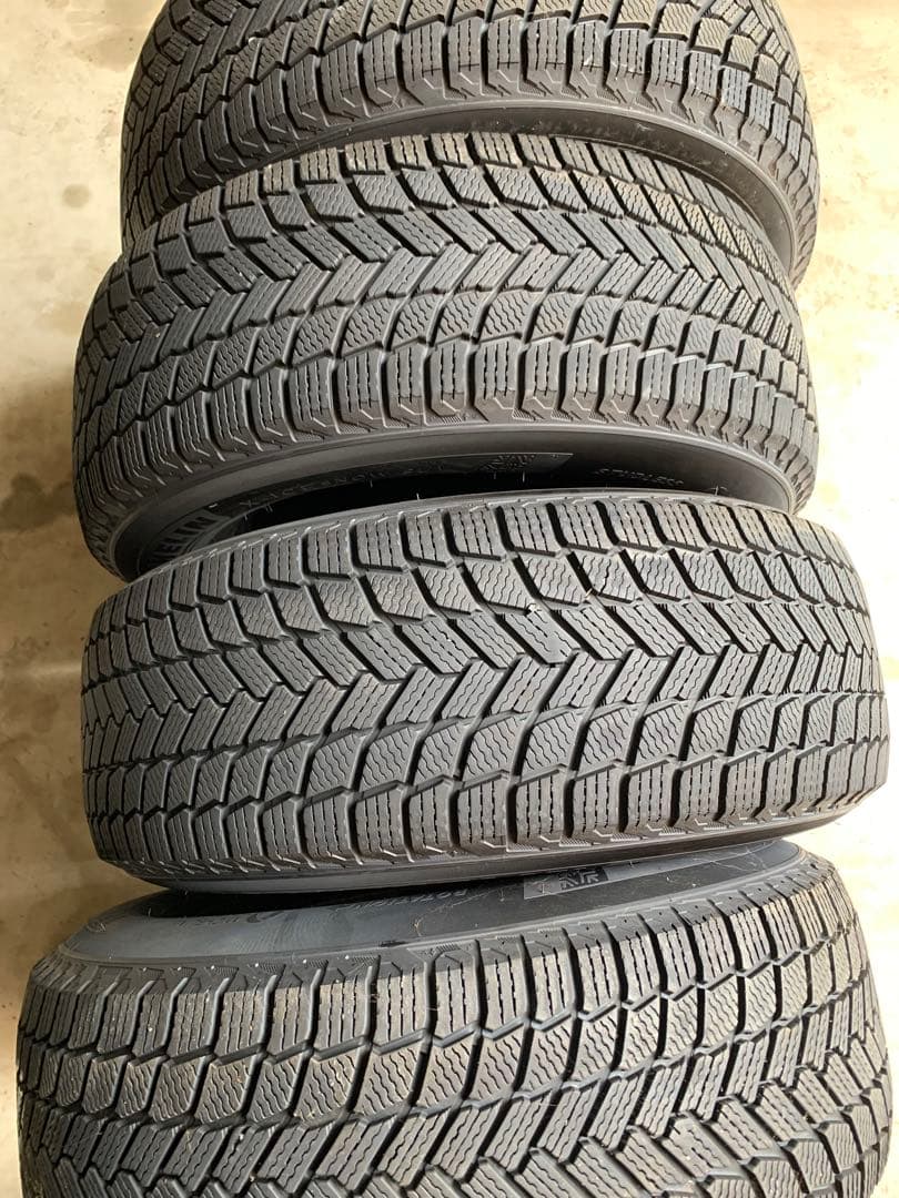 スタッドレスタイヤ 265/65 R 17 2022年製　ミシュラン