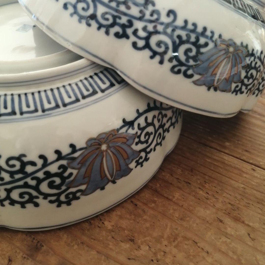 明治伊万里　色絵　染錦　輪花縁　大鉢　大小２客セット