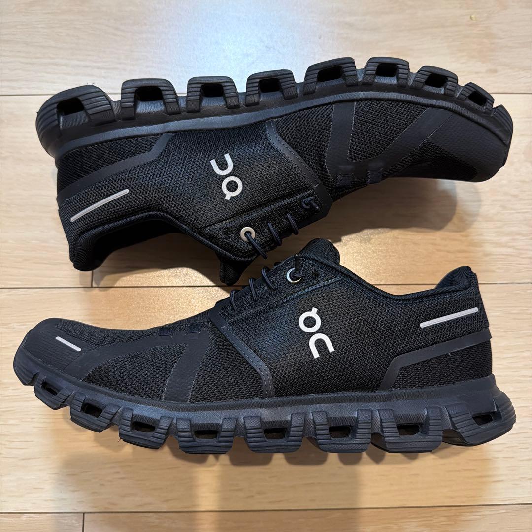 On cloud 6 ブラック