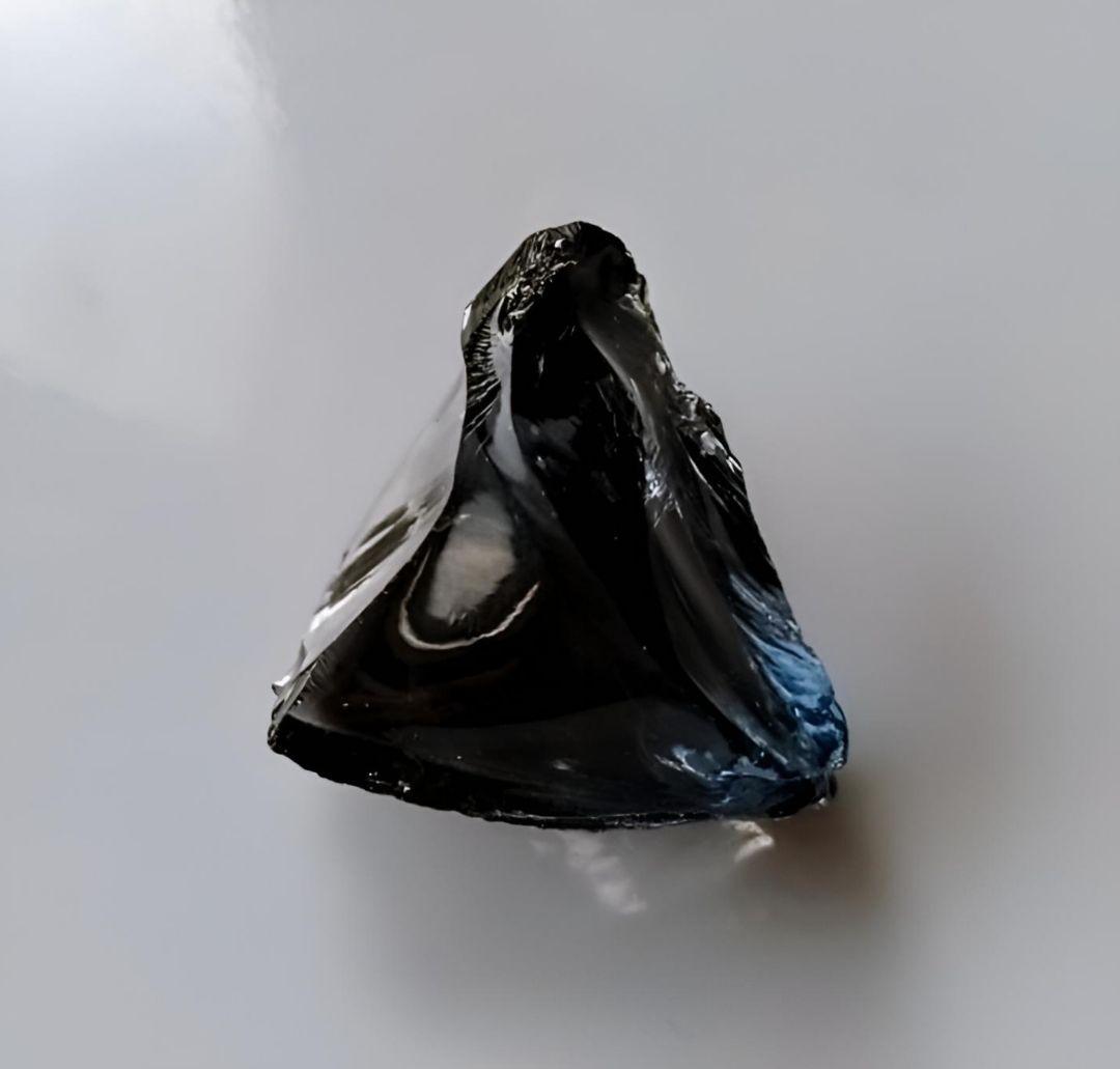 厚みしっかり 希少 レア アンダラクリスタル イスタリ 「光の守護」 原石