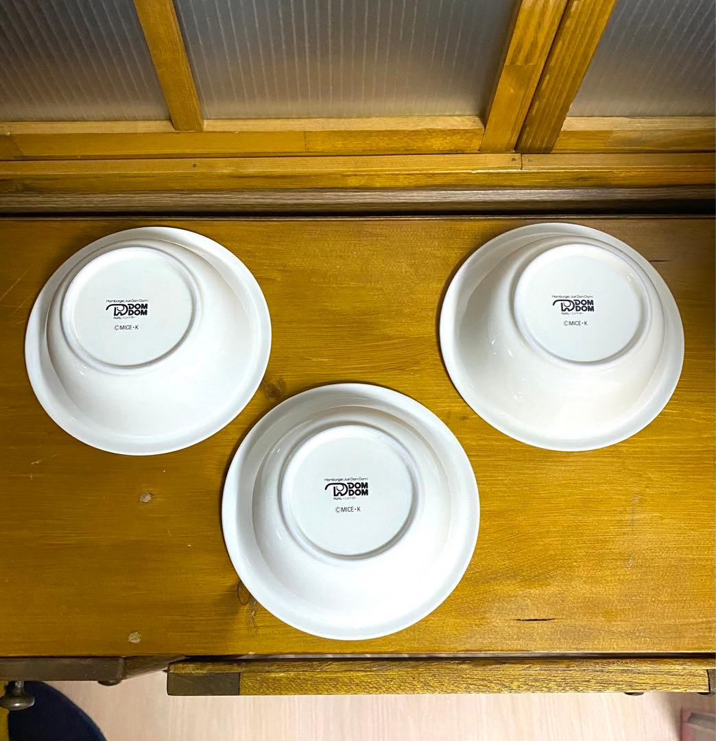 ドムドムバーガー非売品KONNA KO IRUKANAお皿・サラダボウルのセット