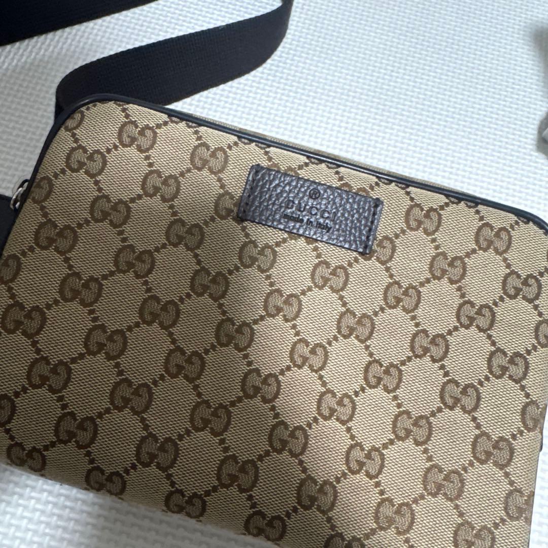 GUCCI ボディバッグGG