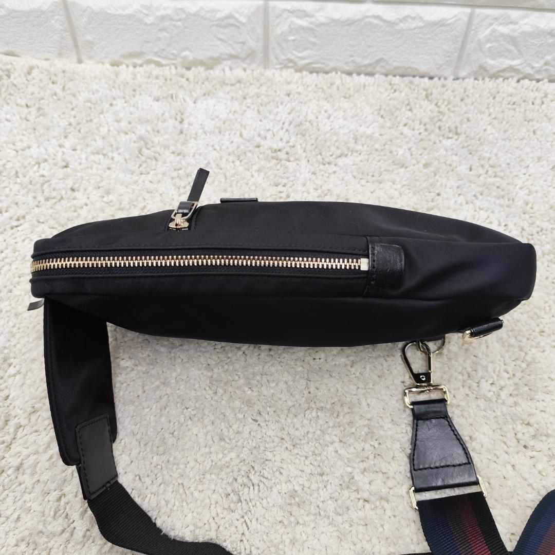 美品 Paul Smith ボディバッグ ショルダー 黒 マルチストライプ 軽量