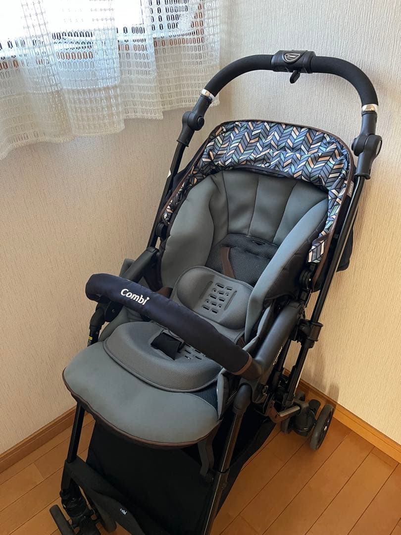 combi コンビ　スゴカルα 4キャス compact エッグショック【美品】