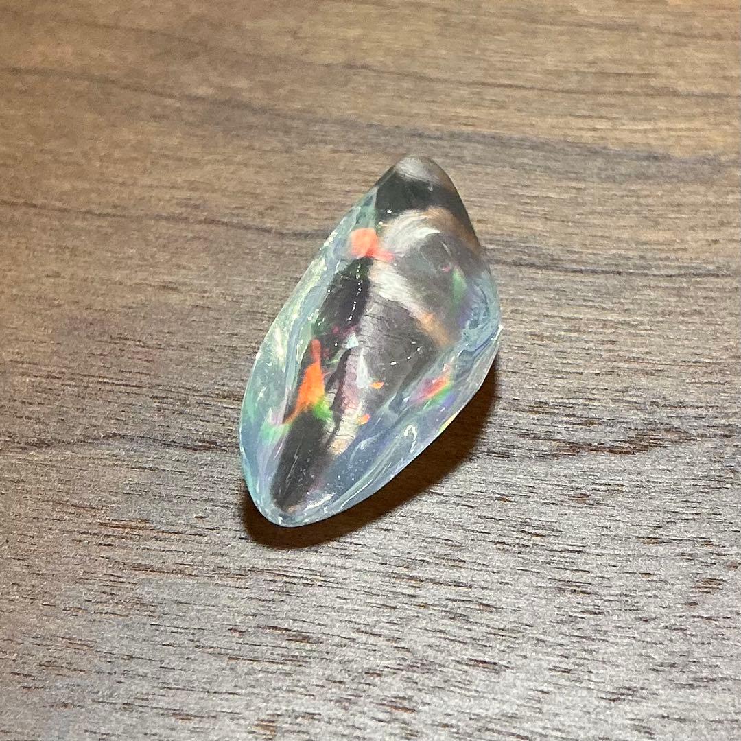 メキシコ産　オパール ポリッシュ　約2.2×1.0×0.6㎝